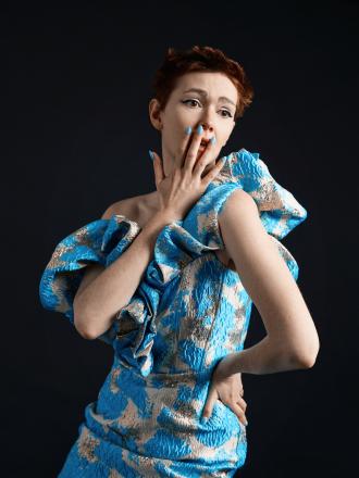 Edinburgh Fringe Review: Elf Lyons is The Woman on the Edge, Pleasance Courtyard Edinburgh Fringe Review: Elf Lyons is The Woman on the Edge, Pleasance Courtyard