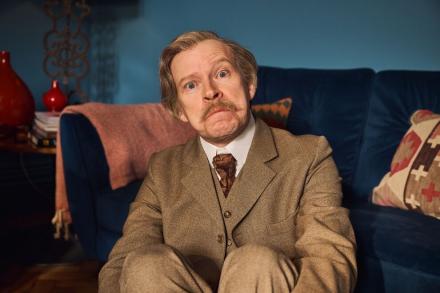 Interview: Robert Webb On Reuniting With David Mitchell for New Sketch Show Interview: Robert Webb On Reuniting With David Mitchell for New Sketch Show