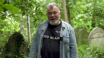 Stewart Lee Visits Graves Of Comedians In New Alternative Online Show