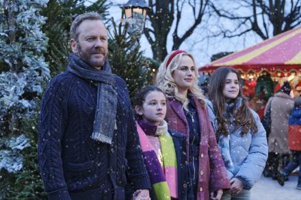 First Look At Sky's Christmas Comedy Movie Tinsel Town First Look At Sky's Christmas Comedy Movie Tinsel Town