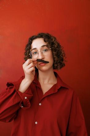 Edinburgh Fringe 2025: Rarely Asked Questions – Lily Blumkin Edinburgh Fringe 2025: Rarely Asked Questions – Lily Blumkin