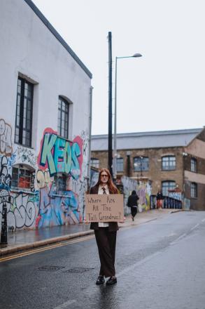 Edinburgh Fringe Review: Lou Wall – Where Are All The Tall Grandmas? Monkey Barrel Edinburgh Fringe Review: Lou Wall – Where Are All The Tall Grandmas? Monkey Barrel