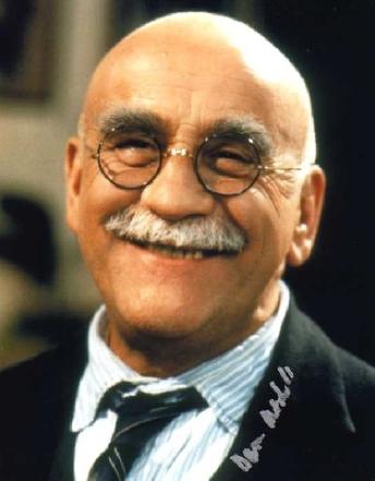 Warren Mitchell