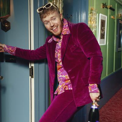 Edinburgh Fringe Review: Finlay Christie – Champagne Casanova, Monkey Barrel Edinburgh Fringe Review: Finlay Christie – Champagne Casanova, Monkey Barrel