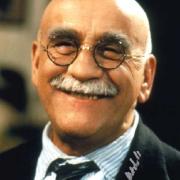 Warren Mitchell
